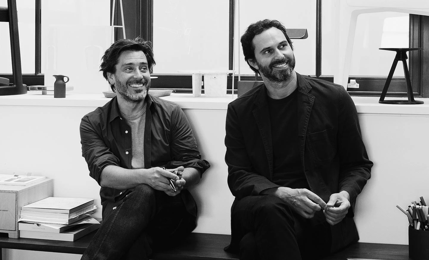 FLOS（フロス）BELLHOP （ベルホップ）グレーブルー｜FLOS | THE CONRAN SHOP(コンランショップ) | The  Conran Shop 【美品】FLOS フロス  充電式テーブルランプ 【Bellhop ベルホップ】