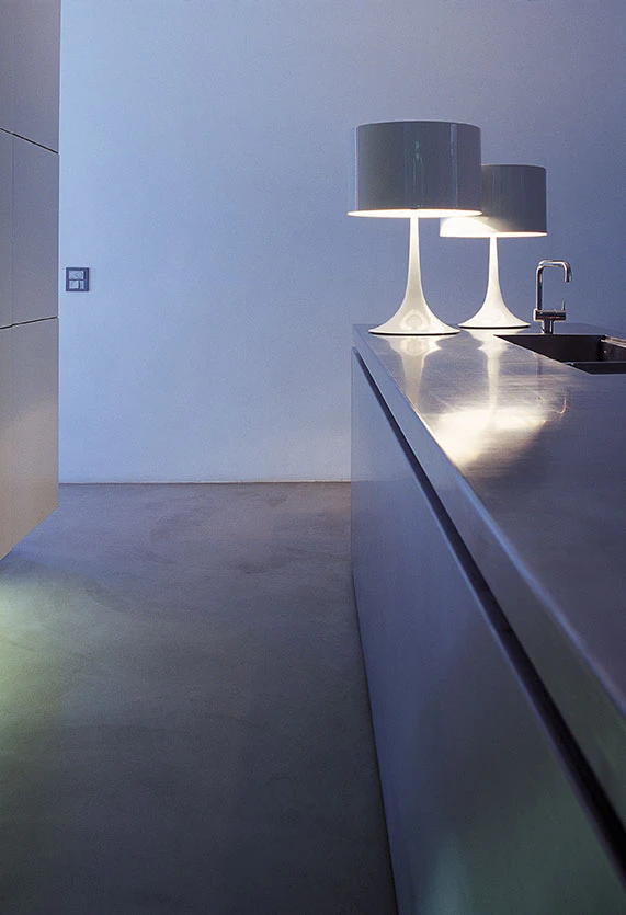 Lampadaire Spun Light - Sebastian Wrong - Flos : Élégance et Variab