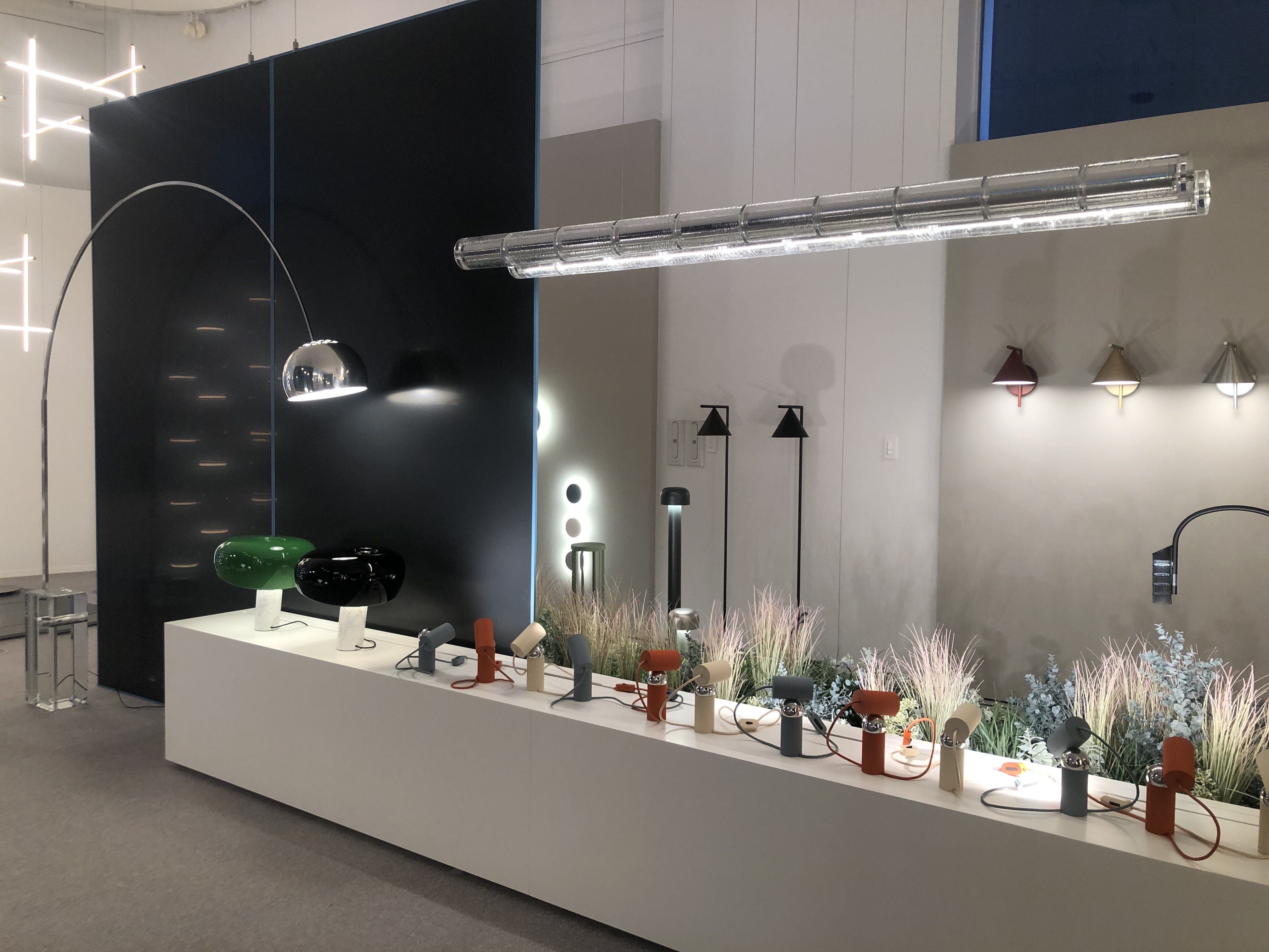 Book an appointment presentation | Flos