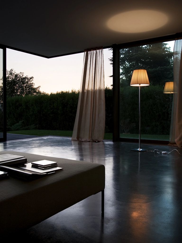 KTribe T1 テーブル | Flos